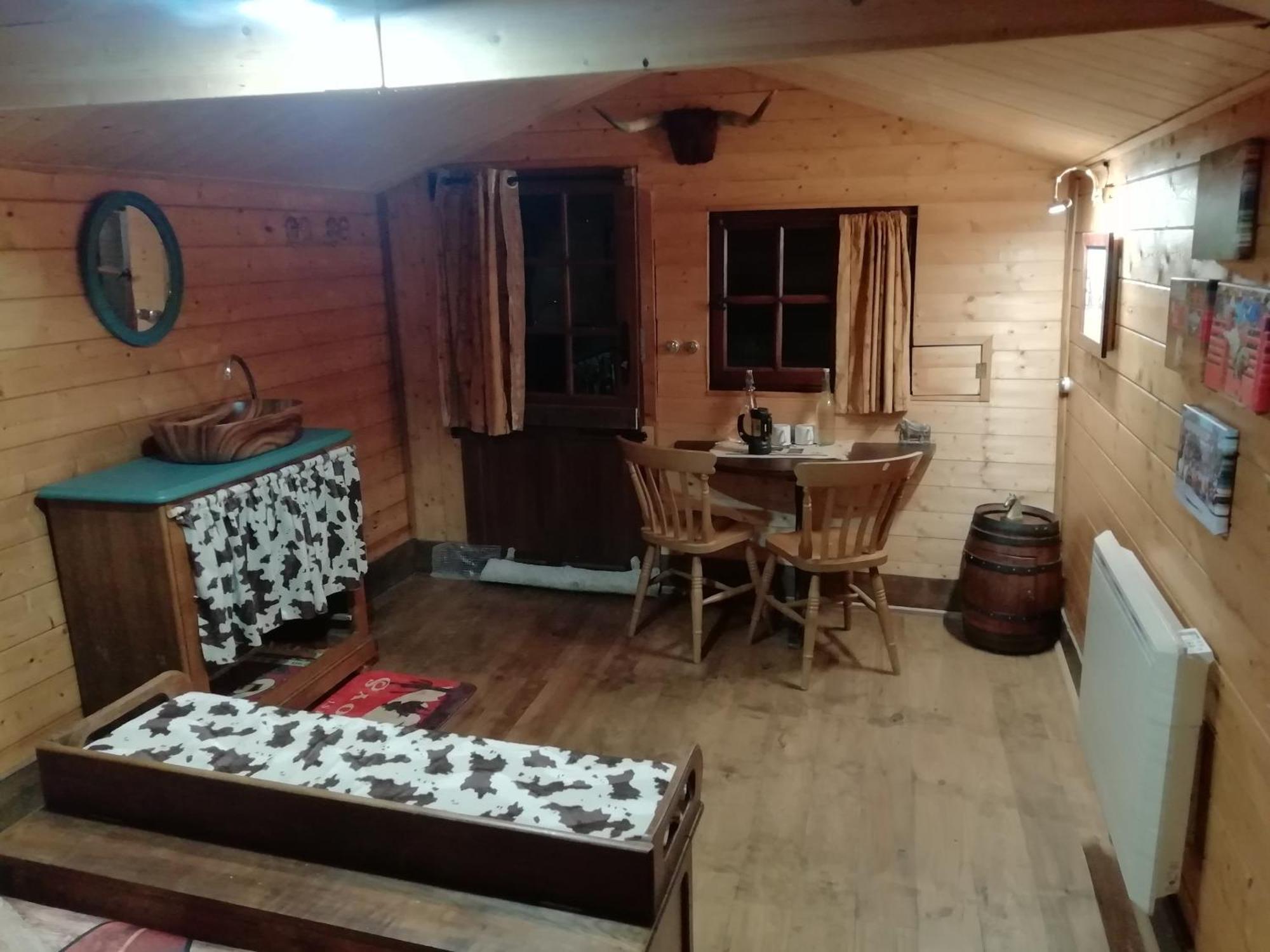 La Valise A Cheval Bed and Breakfast Mezieres-sur-Ponthouin Εξωτερικό φωτογραφία